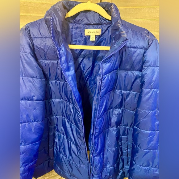 NORDSTROM brand Rich Royal Blue Puffer jacket. Size XL Lightweight Cozy warm - Picture 4 of 6
